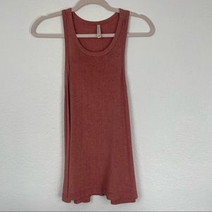 2 Free people crop tops 1 lulu’s tank